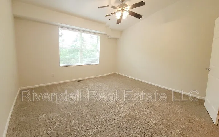 2044 Oakcrest Cir — Photo 7