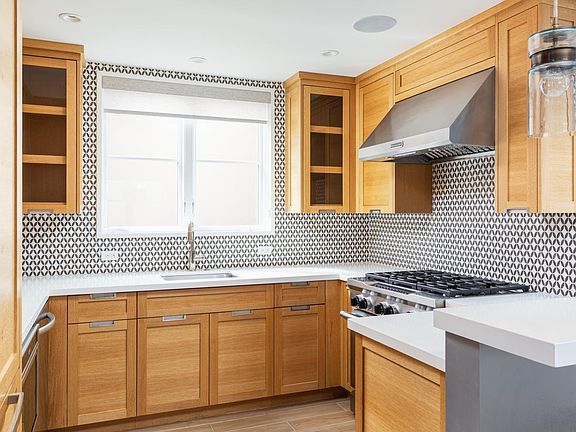 4th image of 506 1/2 Marigold Ave