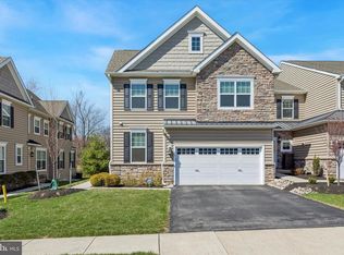 31 Penn Manor Ct, Fort Washington, PA 19034