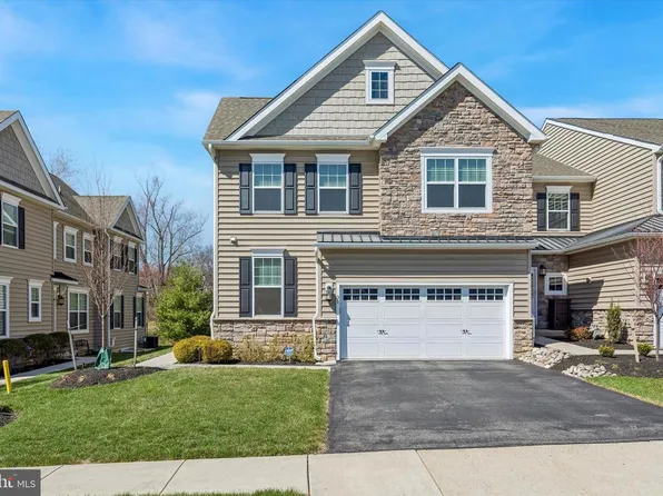 31 Penn Manor Ct, Fort Washington, PA 19034