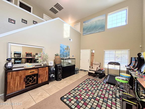 4th image of 1560 E Kelson Pl