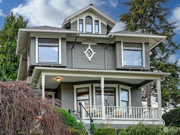 2925 Warren Avenue N, Seattle, WA 98109