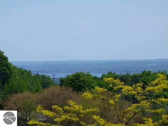 3rd image of Stonefield Dr #17