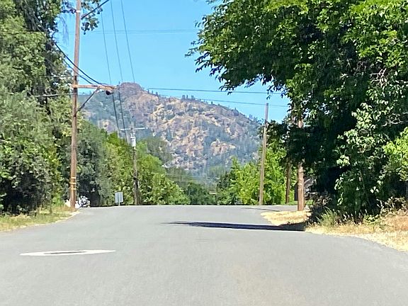 2nd image of 1938 Deer Creek Rd