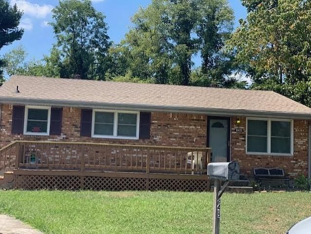 1st image of 848 Pinewood Dr NW