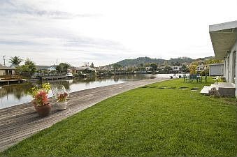 Back :: 14 Arrowhead