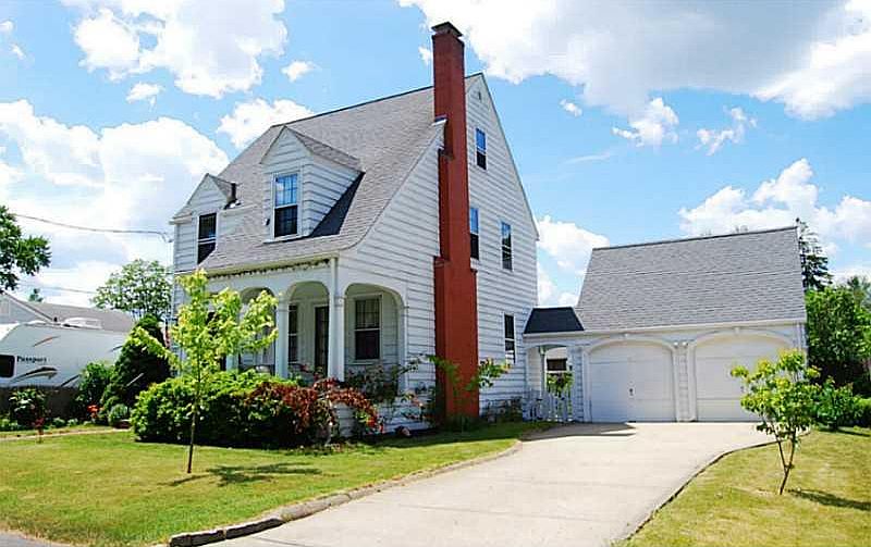 1st image of 54 Byron Ave E