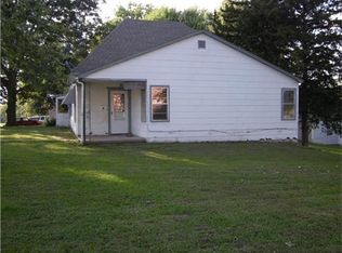 1312 Walnut St, Higginsville, MO 64037