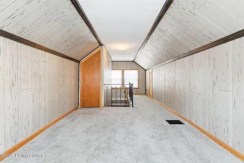 3rd image of 1624 Deer Ln