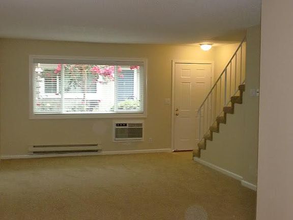 Spacious Living with Extra Storage under Stairway - Bike siz