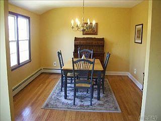 4th image of 7 Cynthia Ct