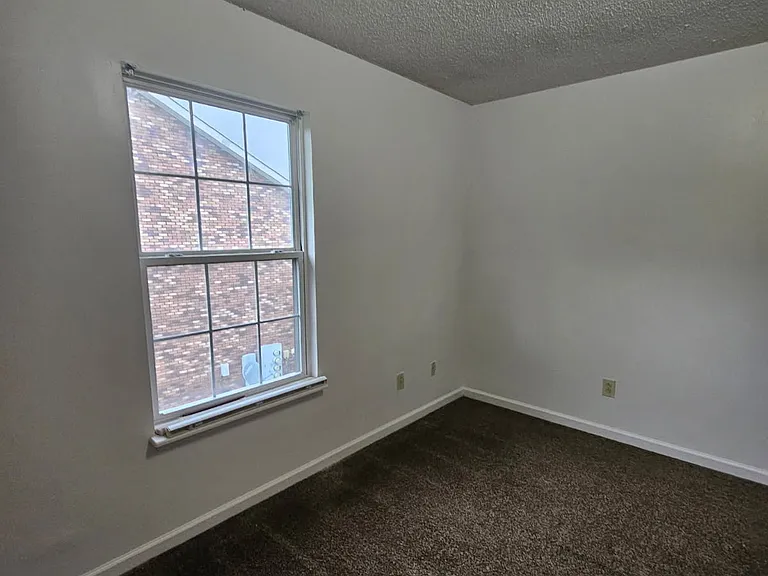2304 Raleigh Ct #5 — Photo 13