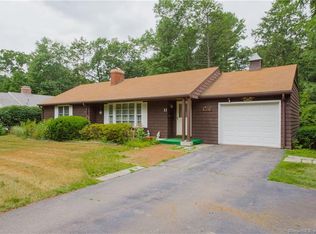 11 Humphrey St, Simsbury, CT 06070