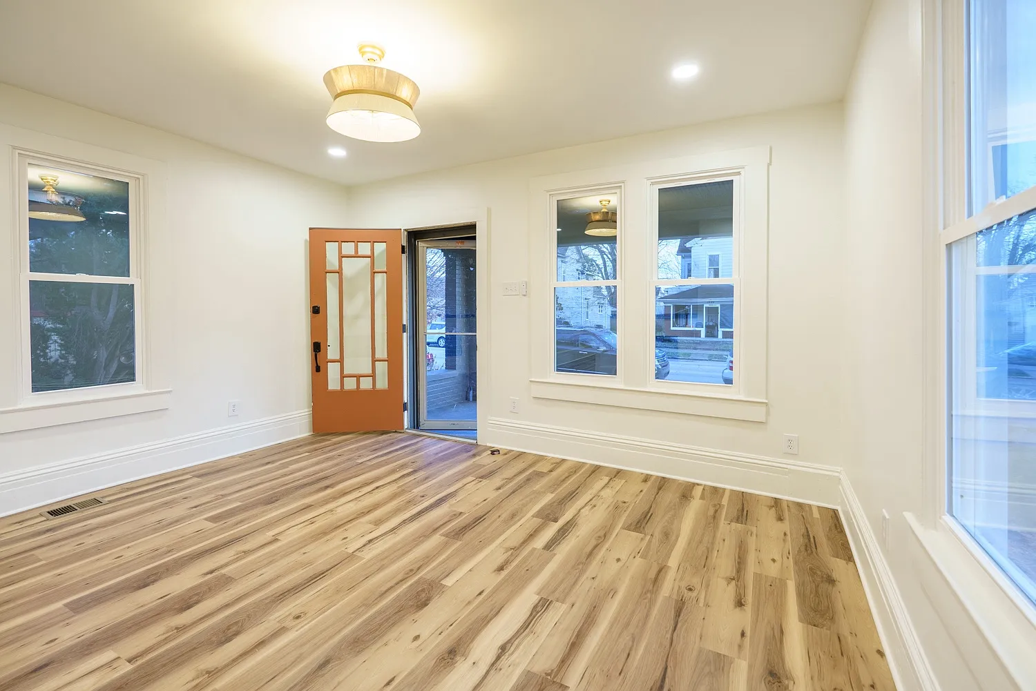 2 bed, 1136 sqft, $1,800 — Photo 3