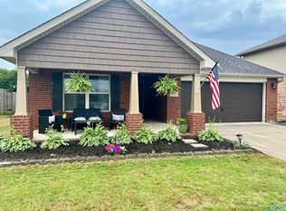 45 Weeping Willow Ln, Decatur, AL 35603