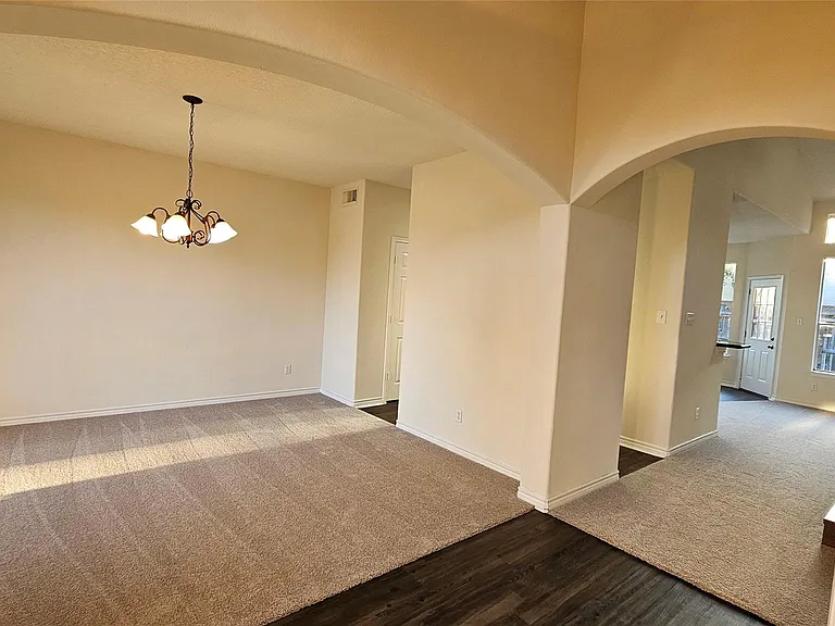 2202 Cherry Hill Ct — Photo 10