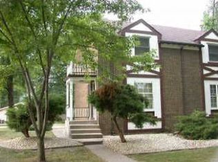 224 Adelaide Pl, Munster, IN 46321