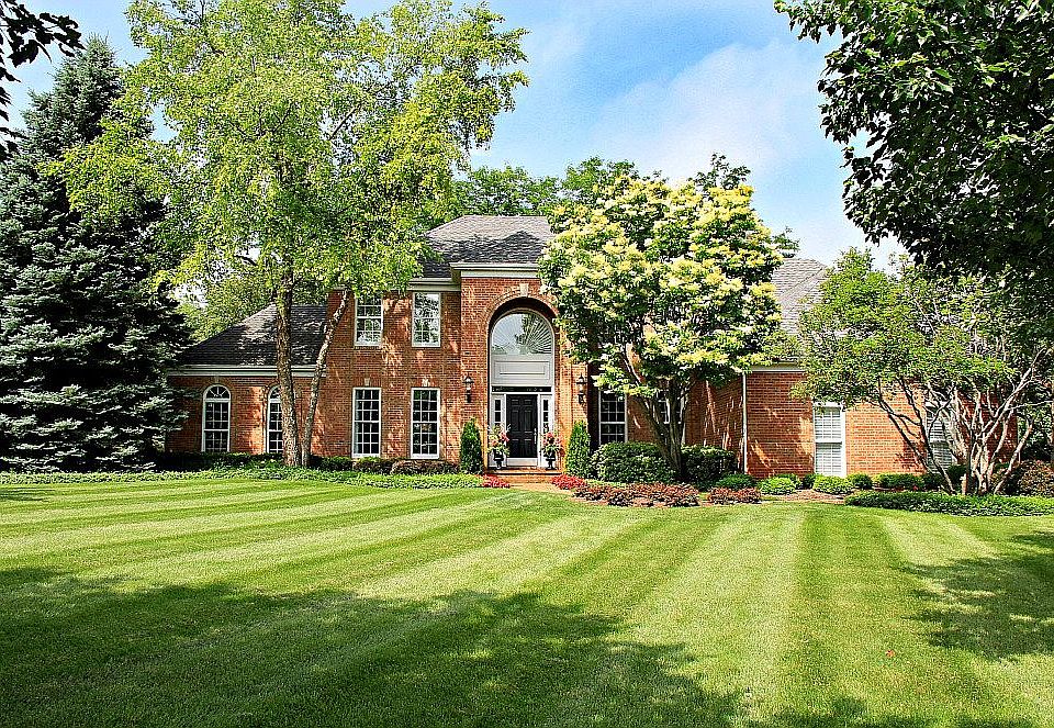 1st image of 7N004 Canterbury Ct