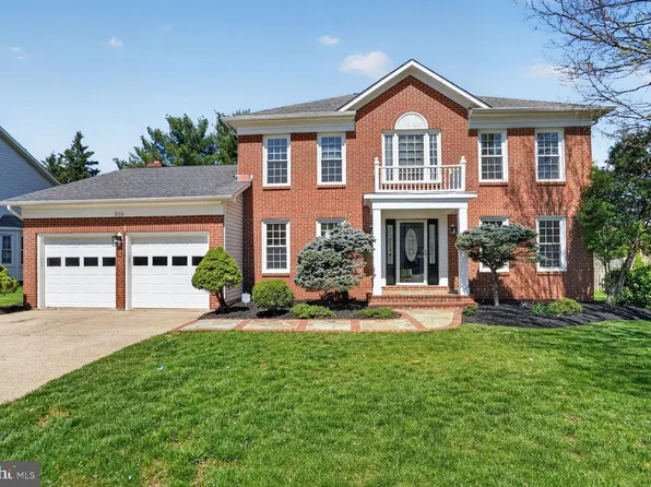 3110 Kinross Cir, Herndon, VA 20171