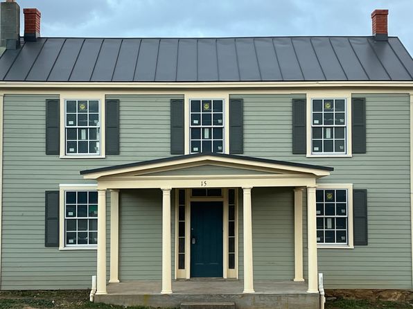 15 Academy St