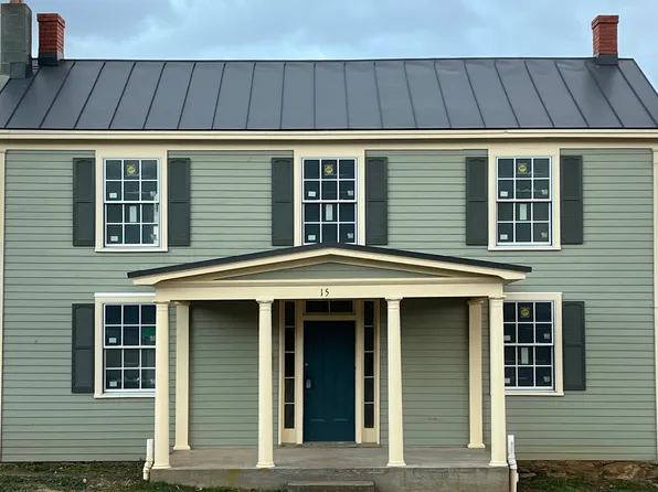 15 Academy St, Berryville, VA 22611