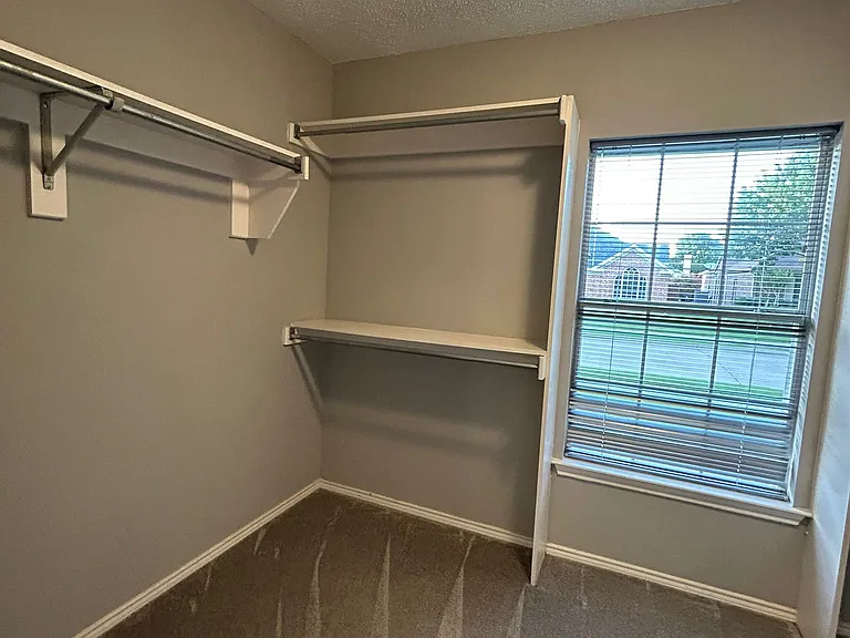 10809 Paisano Dr — Photo 36