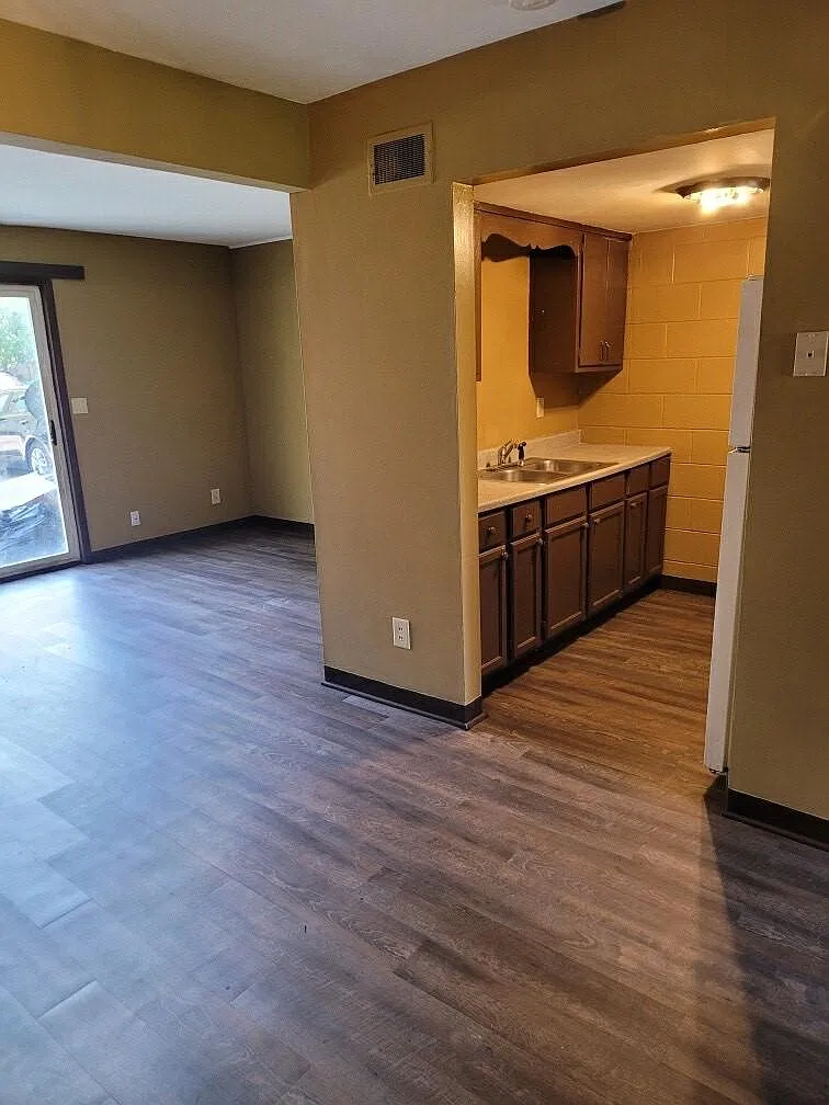 2 bed, 950 sqft, $850 — Photo 1