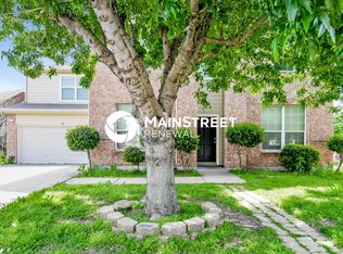413 Richmond Park Ln, Fort Worth, TX 76140
