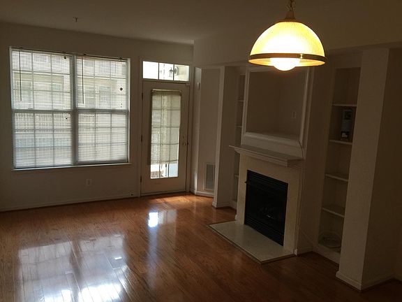 5th image of 2651 Park Tower Dr #106
