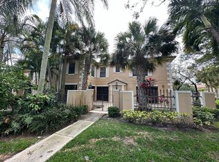 356 Prestwick Cir APT 1, Palm Beach Gardens, FL 33418