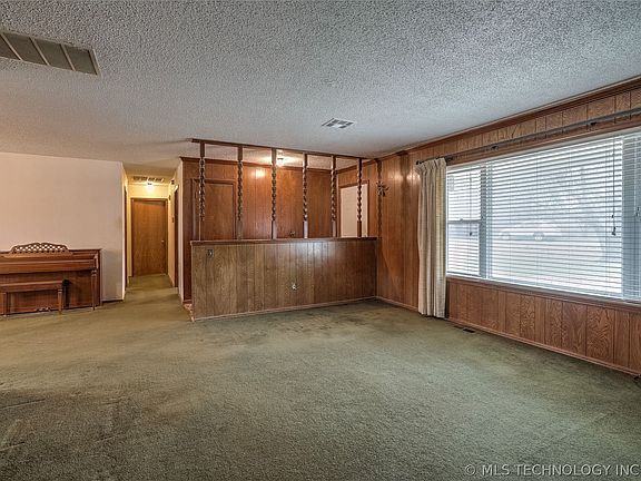 5th image of 9810 N 165th East Ave
