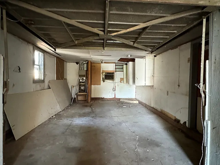 1240 E Walnut St — Photo 43