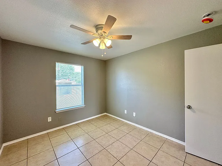 1704 Spring Rose Cir — Photo 39