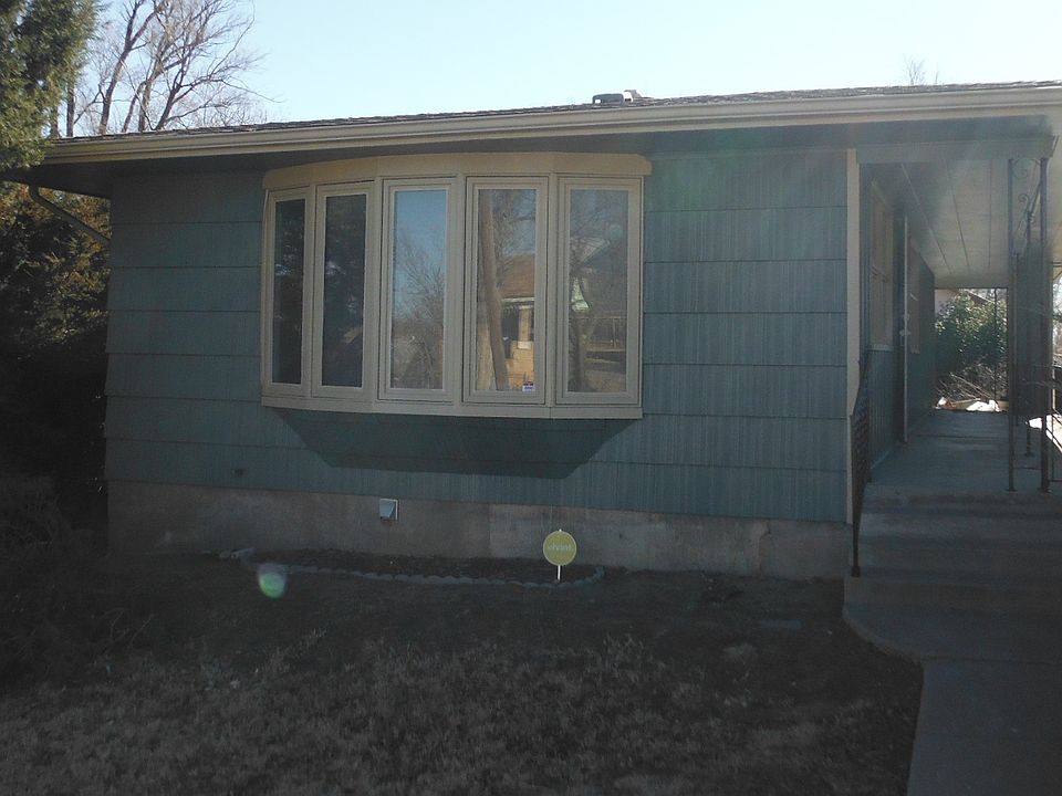 1st image of 205 E Hickory St