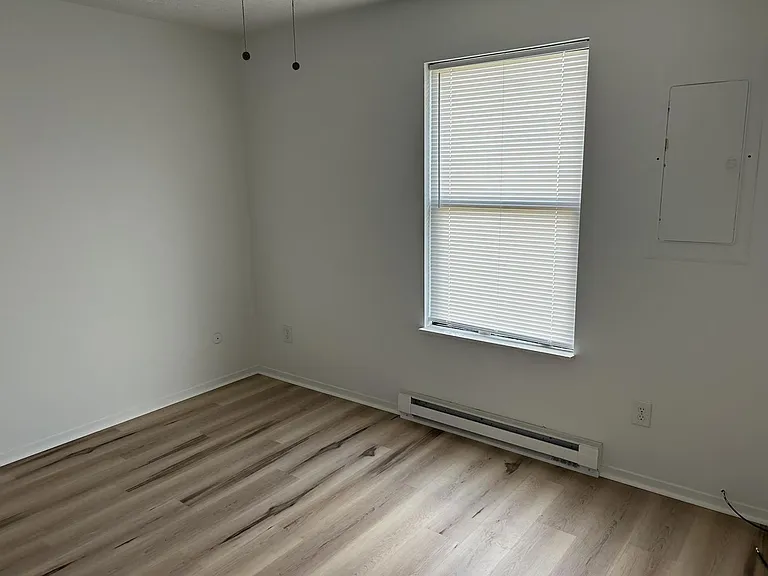 270 Everett Ave — Photo 8