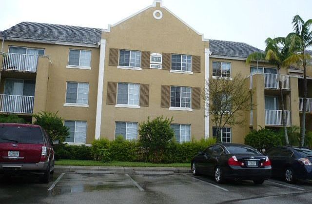 1st image of 304 SW 8th St