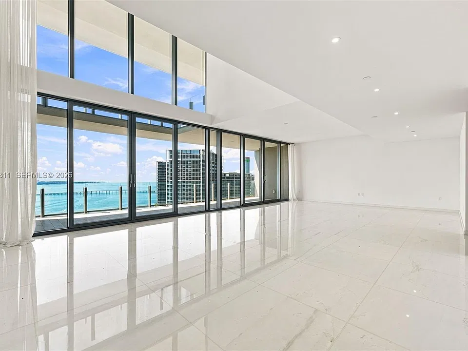 300 Biscayne Boulevard Way #5002E