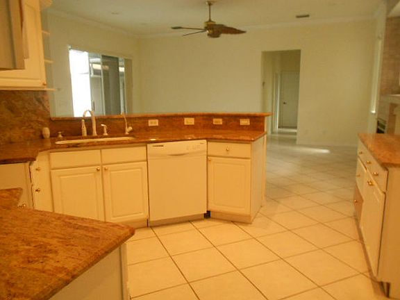 3rd image of 1266 SW Maplewood Dr