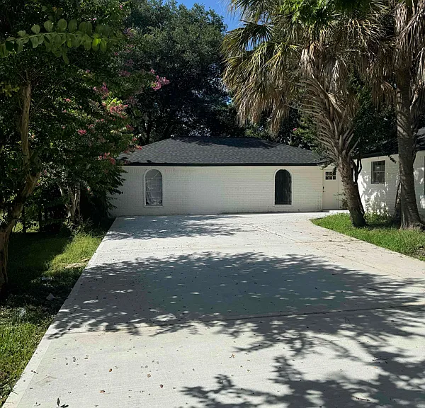 905 Avenue K — Photo 16