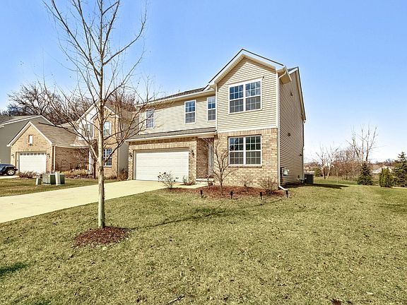 2nd image of 4617 Lilac Ln
