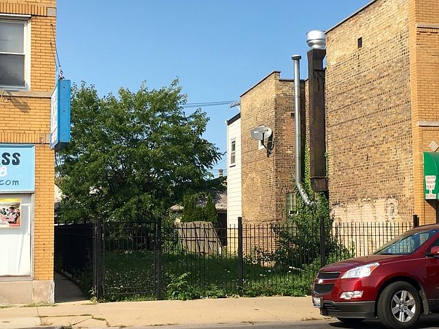 1st image of 4950 W Diversey Ave