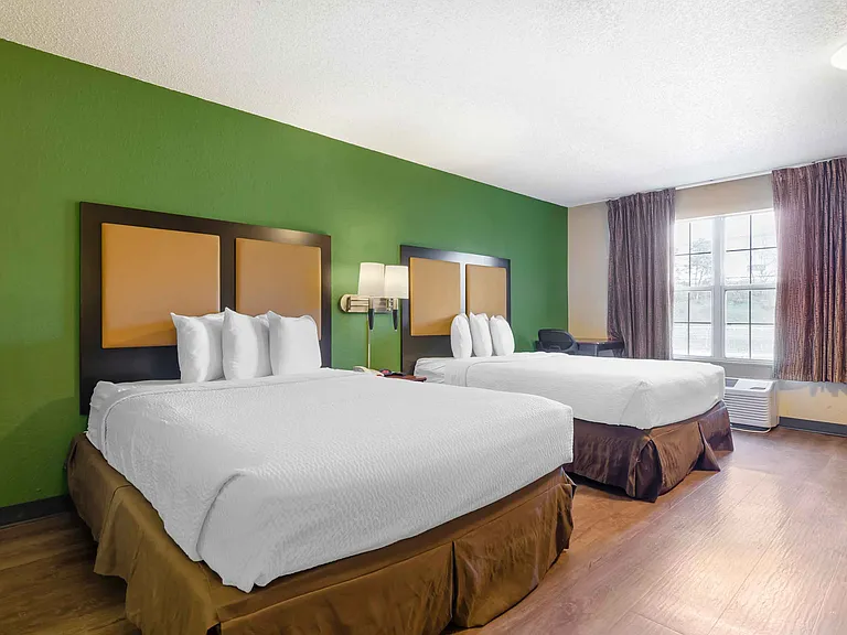 Studio Suite - 2 Queen Beds