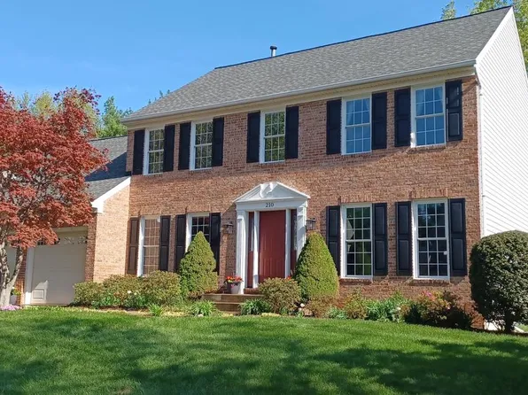 210 Foxborough Dr SW, Leesburg, VA 20175