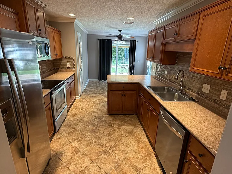 212 Autumn Ridge Ct — Photo 6