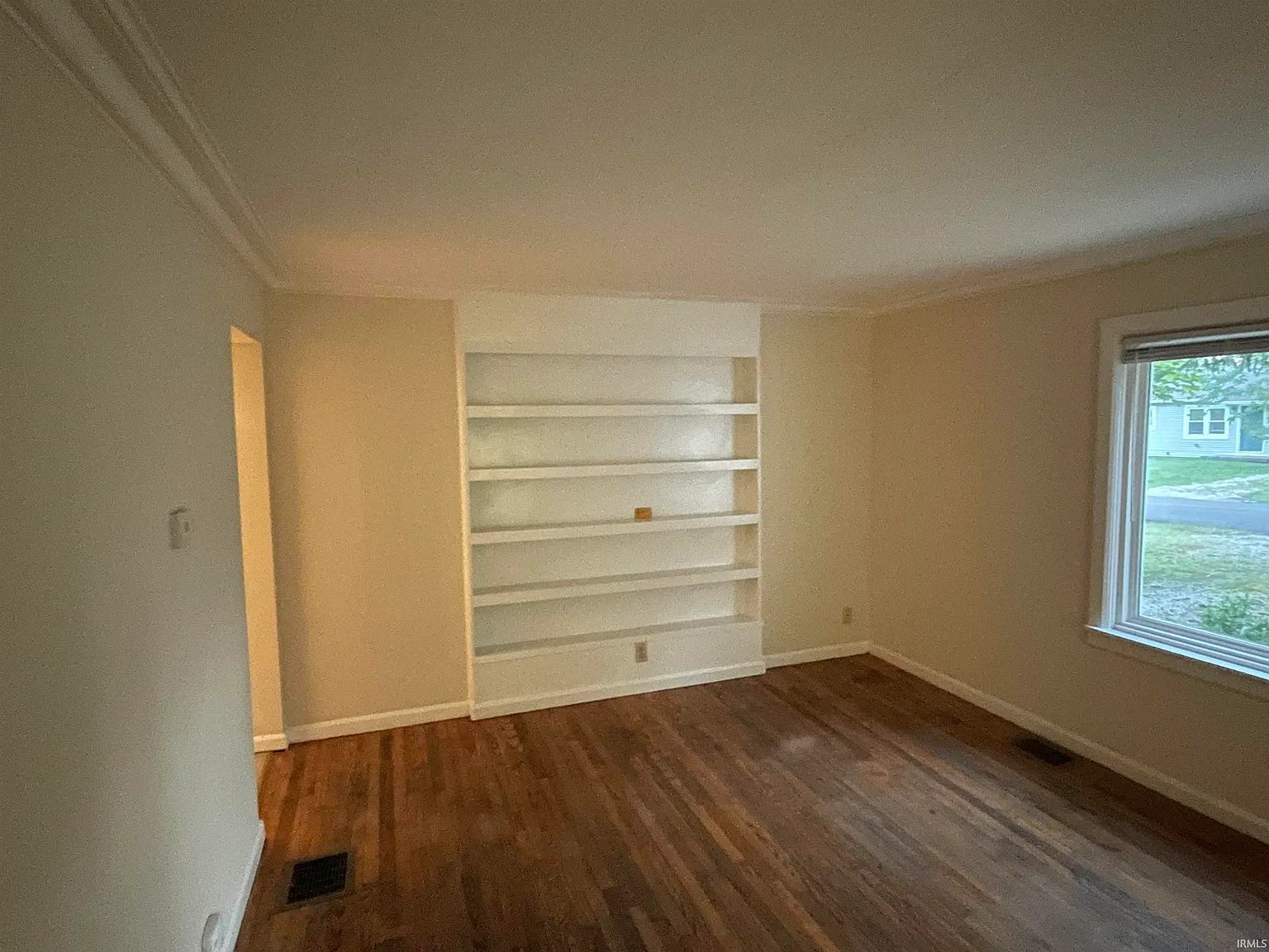 5 bed, 2.0 bath, 3026 sqft, $3,275 — Photo 3