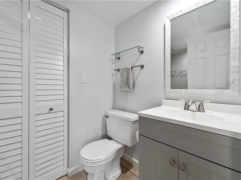 5212 Cedarbend Dr #1 — Photo 8