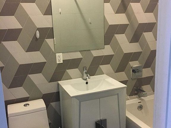 5th image of 306 Evergreen Ave APT 1