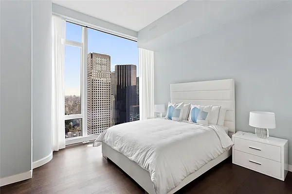 Sold by Douglas Elliman | media 21