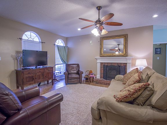 5th image of 15090 Loveless Dr
