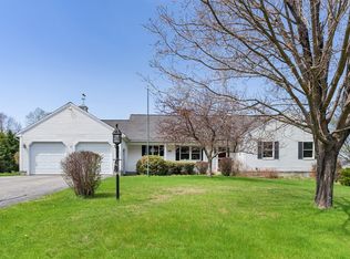 6 Crossing Brook Rd, Cumberland, ME 04021